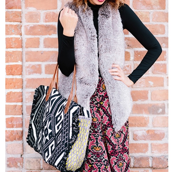 Tart Collection Faux Fur Vest - Picture 14 of 14